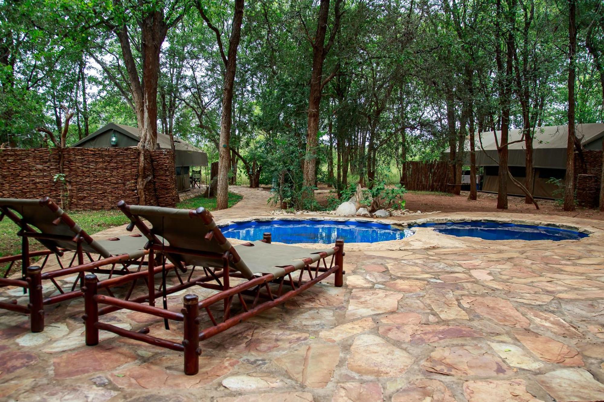 Sable Creek Safari Lodge Тзанеен Екстериор снимка