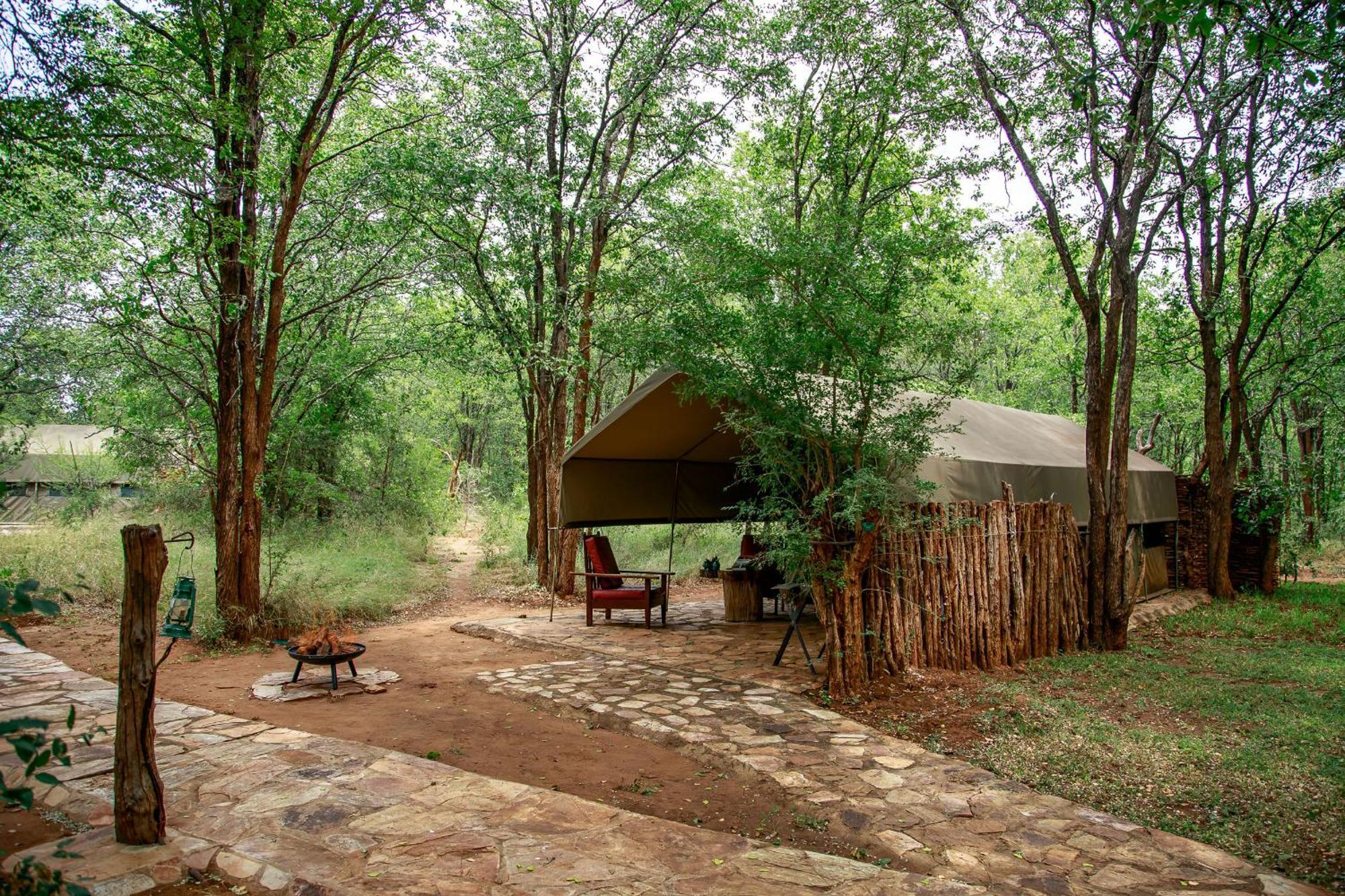 Sable Creek Safari Lodge Тзанеен Екстериор снимка